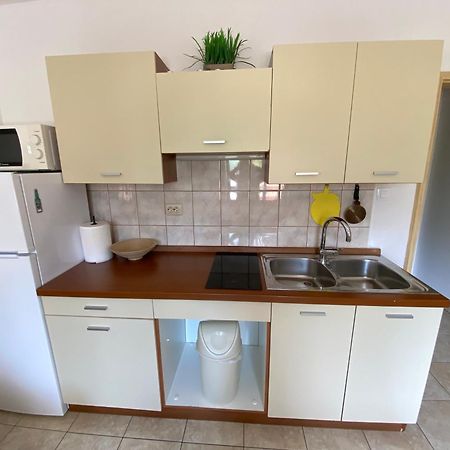 Apartments Anna III Baška Eksteriør billede