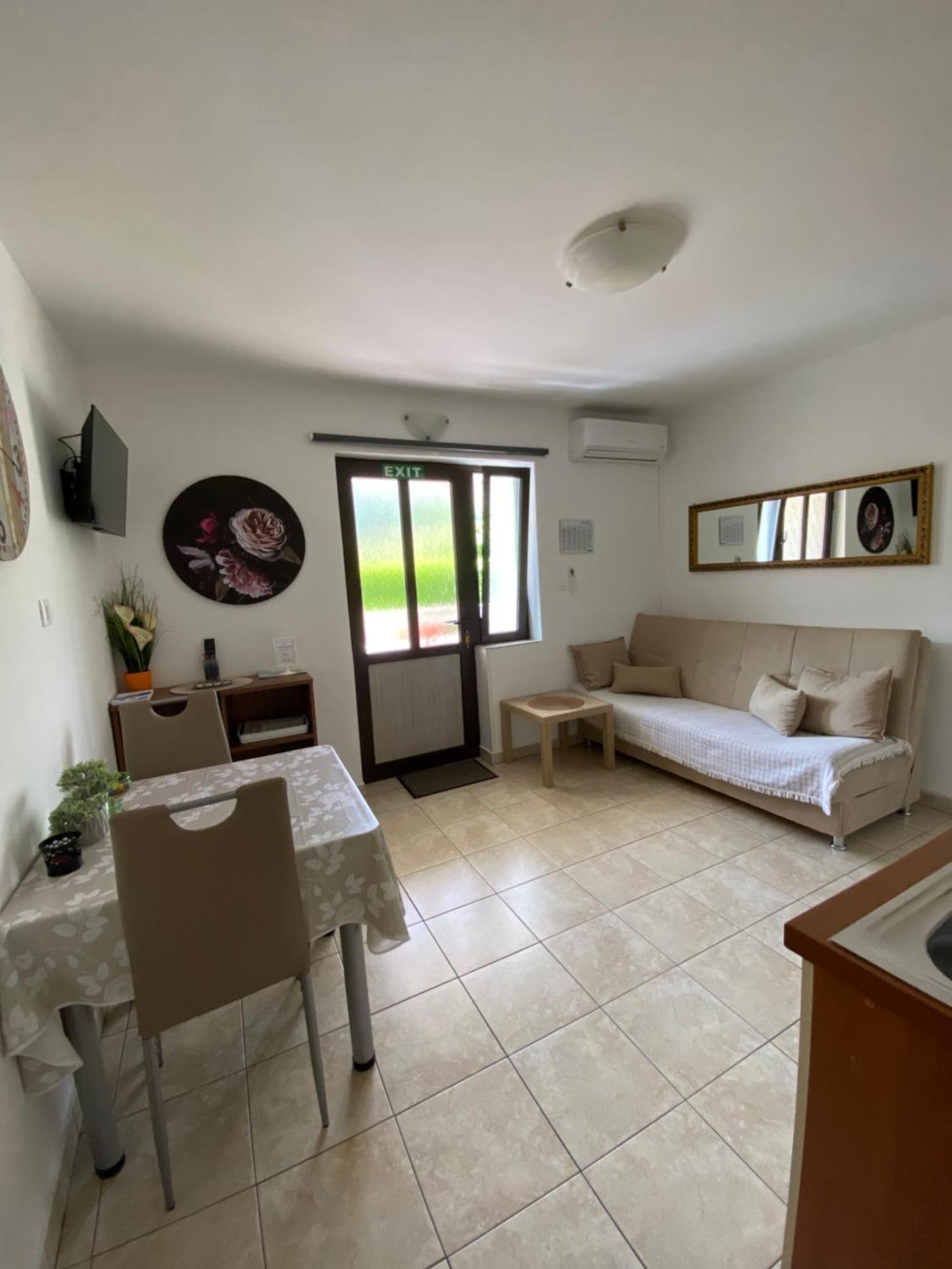 Apartments Anna III Baška Eksteriør billede