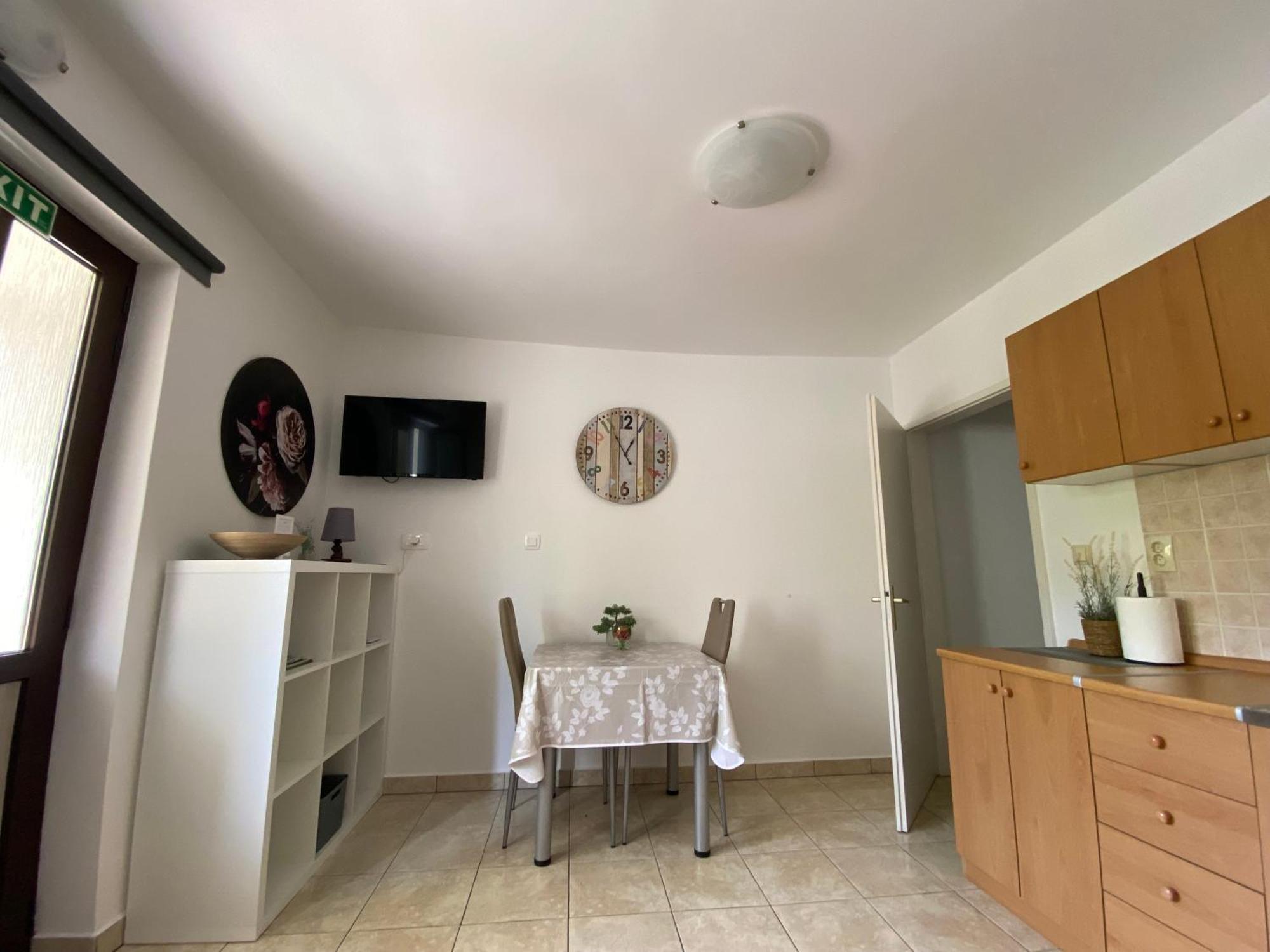 Apartments Anna III Baška Eksteriør billede